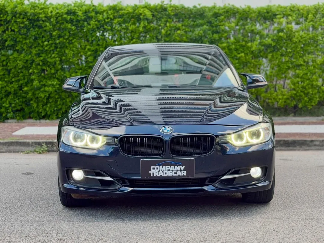 BMW 320i 2015, foto 2 de 6