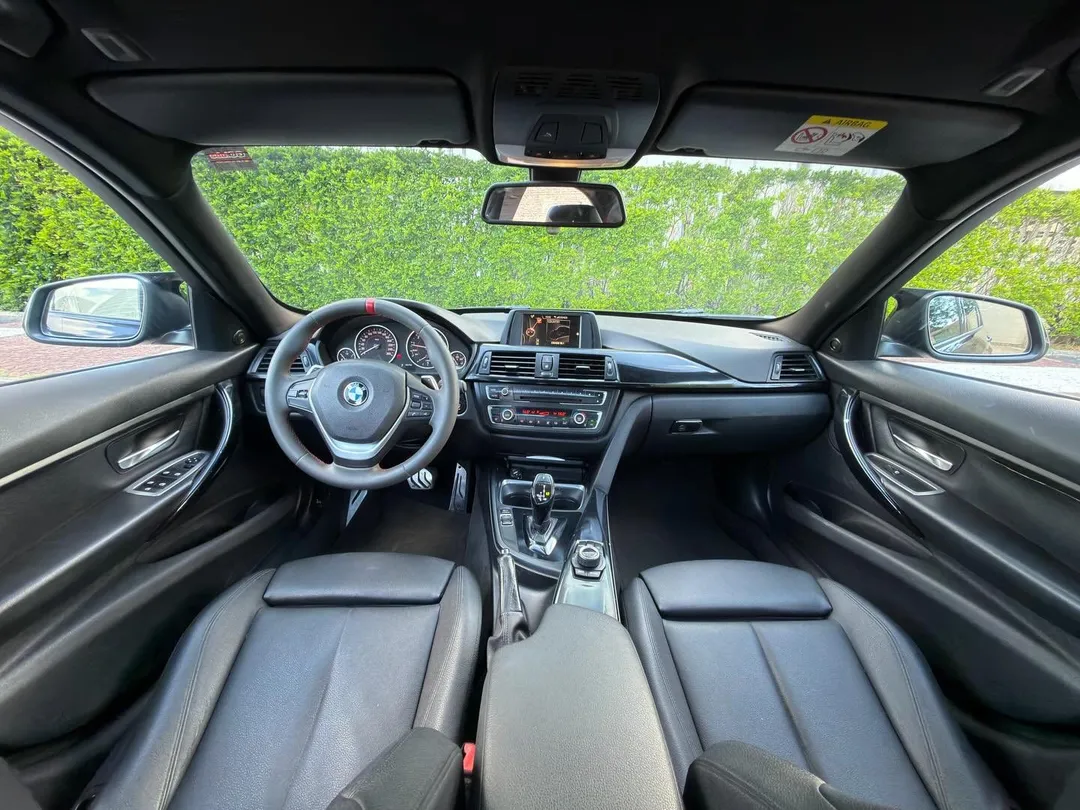 BMW 320i 2015, foto 6 de 6